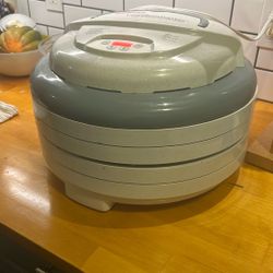 Nesco Gardenmaster Dehydrater + Backpacking Cookbooks!