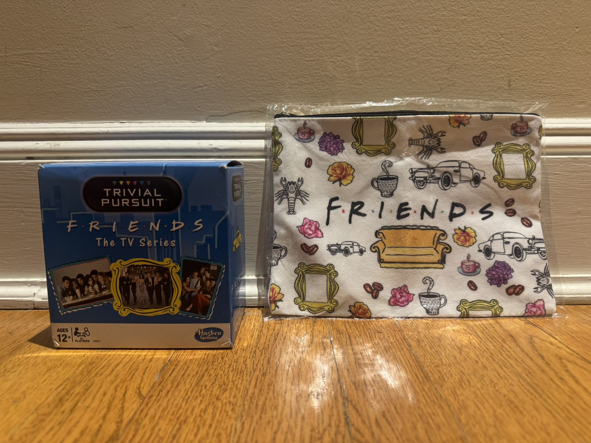 FRIENDS Trivial Pursuit & Make-Up Bag