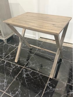 Beautiful wood side accent table 26x19x26