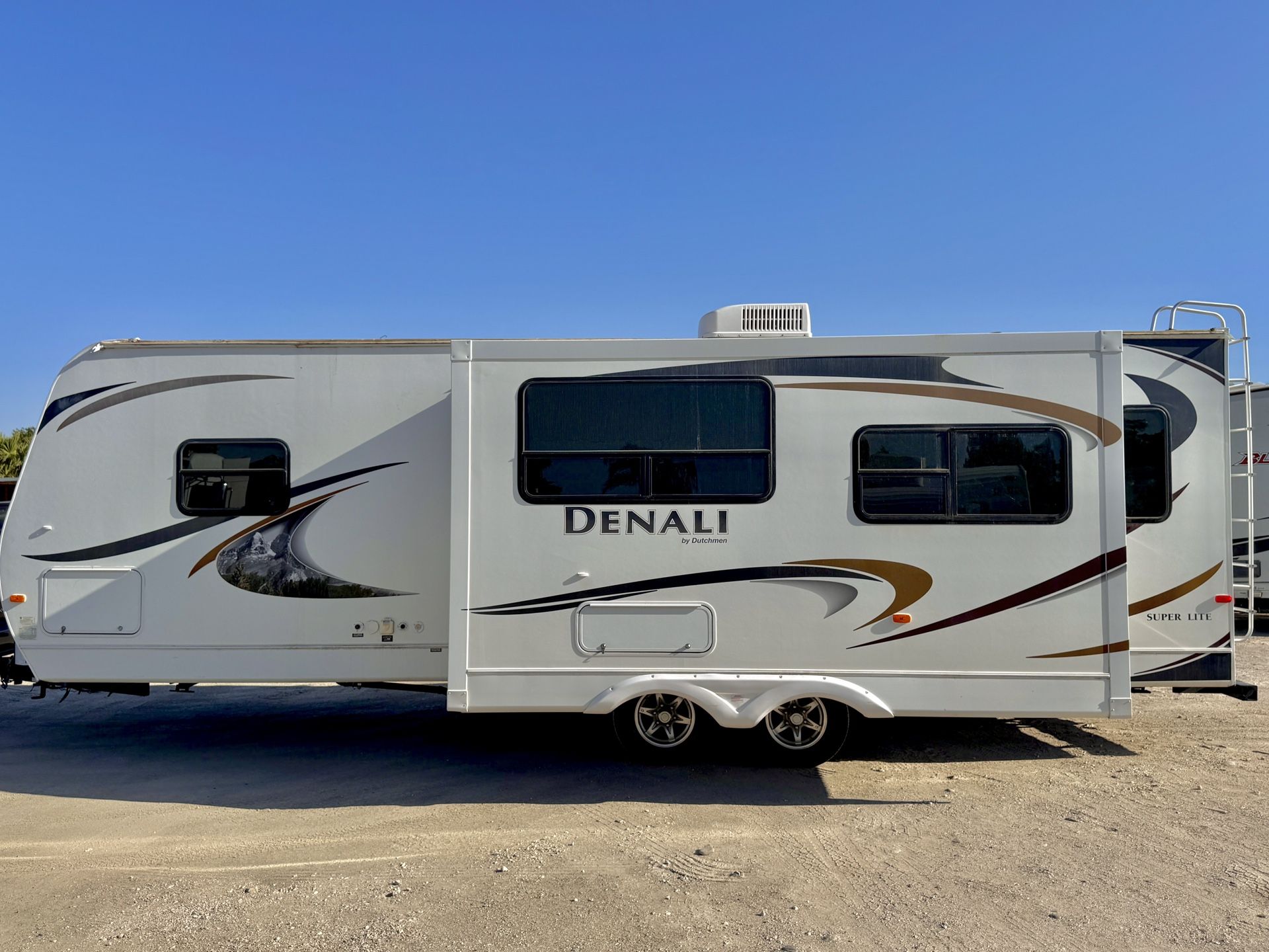 2011 Dutchmen Denali 265RL