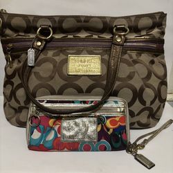 Coach Poppy Small Wristlet Clutch, Multicolor Coach Logo, Coach Poppy Wristlet