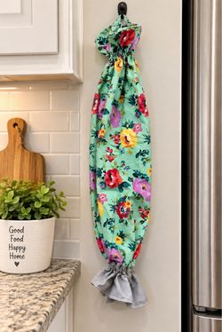 Handmade Plastic Bag Holder – New