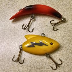 2 VINTAGE LURES