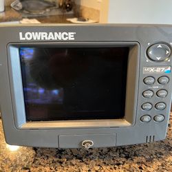 Lowrance LcX-27c Fish Finder