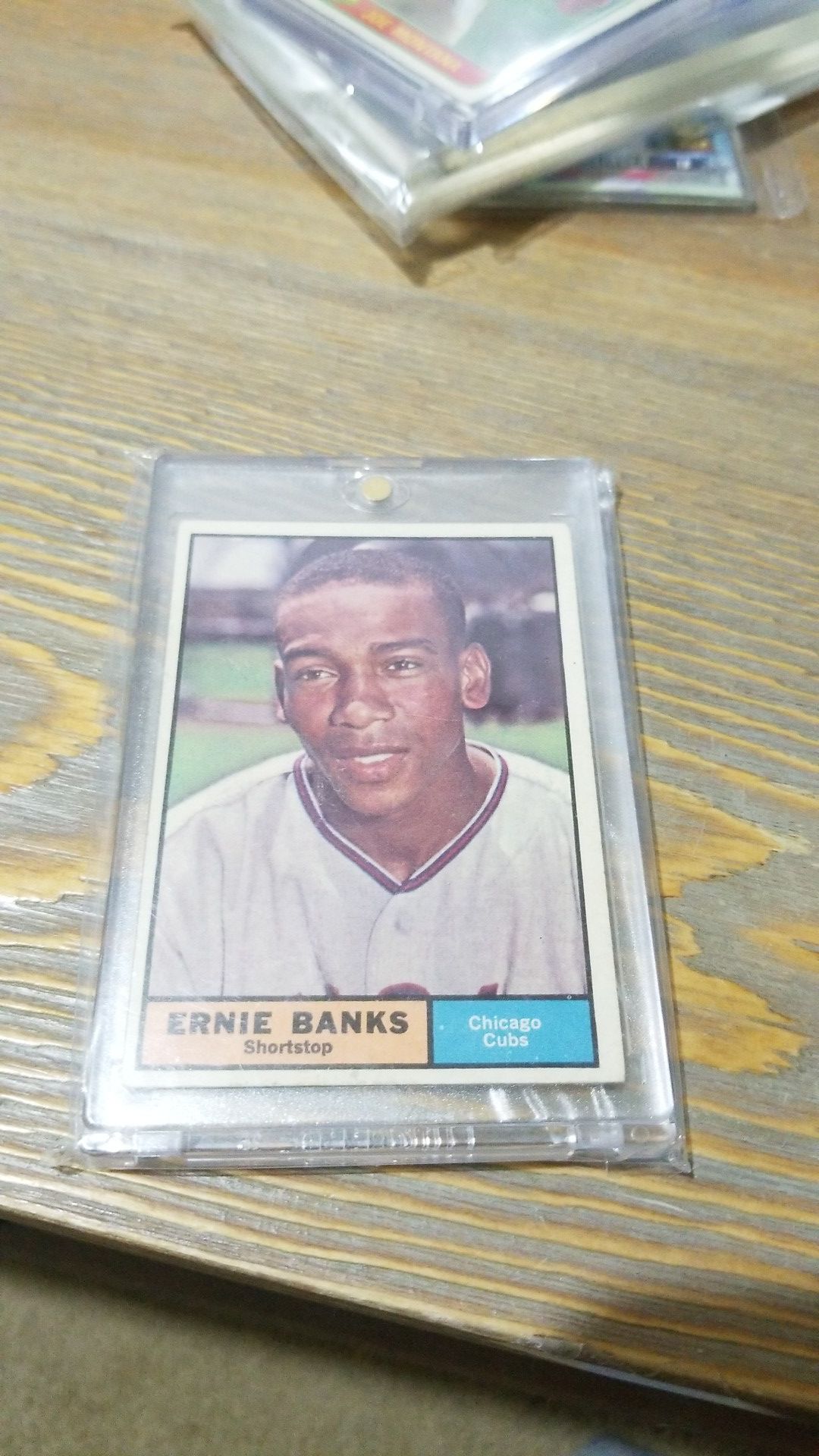 Baseball card- 1961 ernie banks