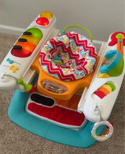 Step & play piano baby activity
