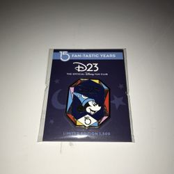 Disney D23 Exclusive “SOLD OUT” 15 Anniversary Sorcerer’s Mickey Pin. SE Portland on 112th and Tibbetts….