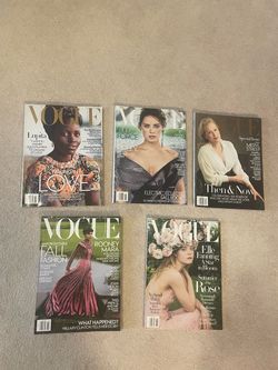 Group of 5 amazing Vogue magazines