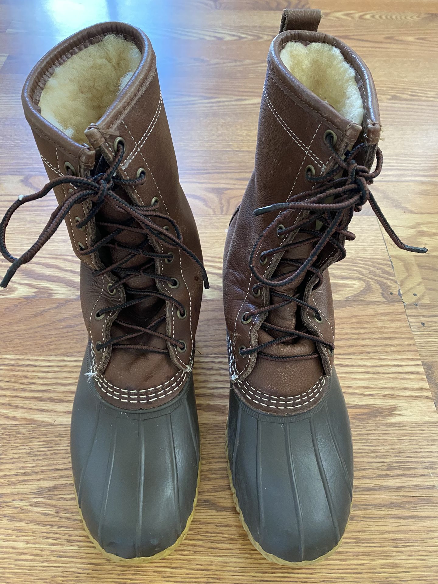 L.L. Bean Women’s Shearling Lined Winter Boots Size 9 Height 10”