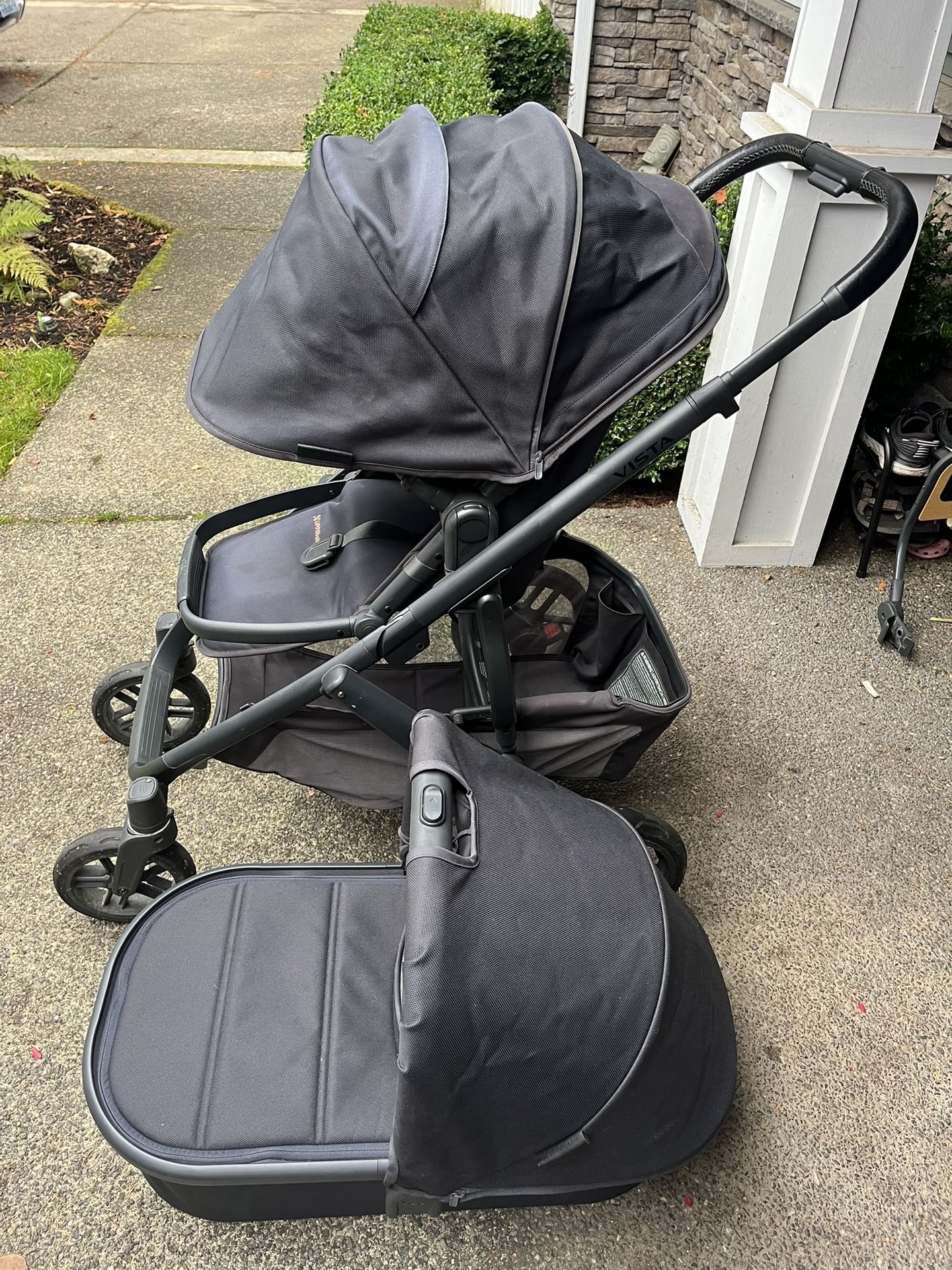 Uppababy Vista V2 in Jake with Toddler Seat & Bassinet