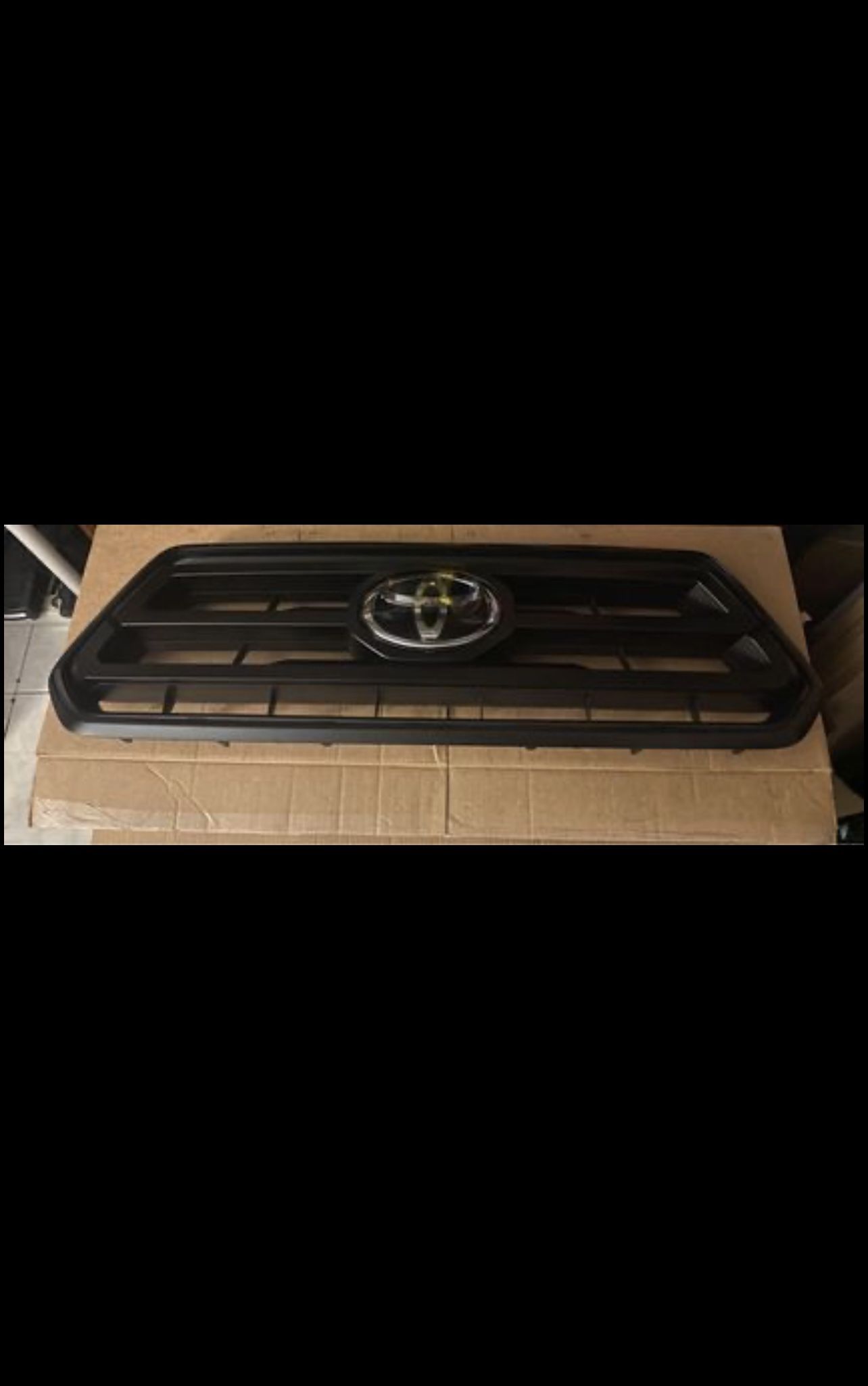 2018-2022 Toyota Tacoma SR5 Grille