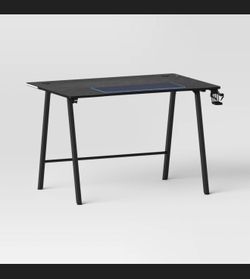 Gaming desk