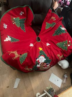 Large Red Christmas Tree Skirt with Appliqués