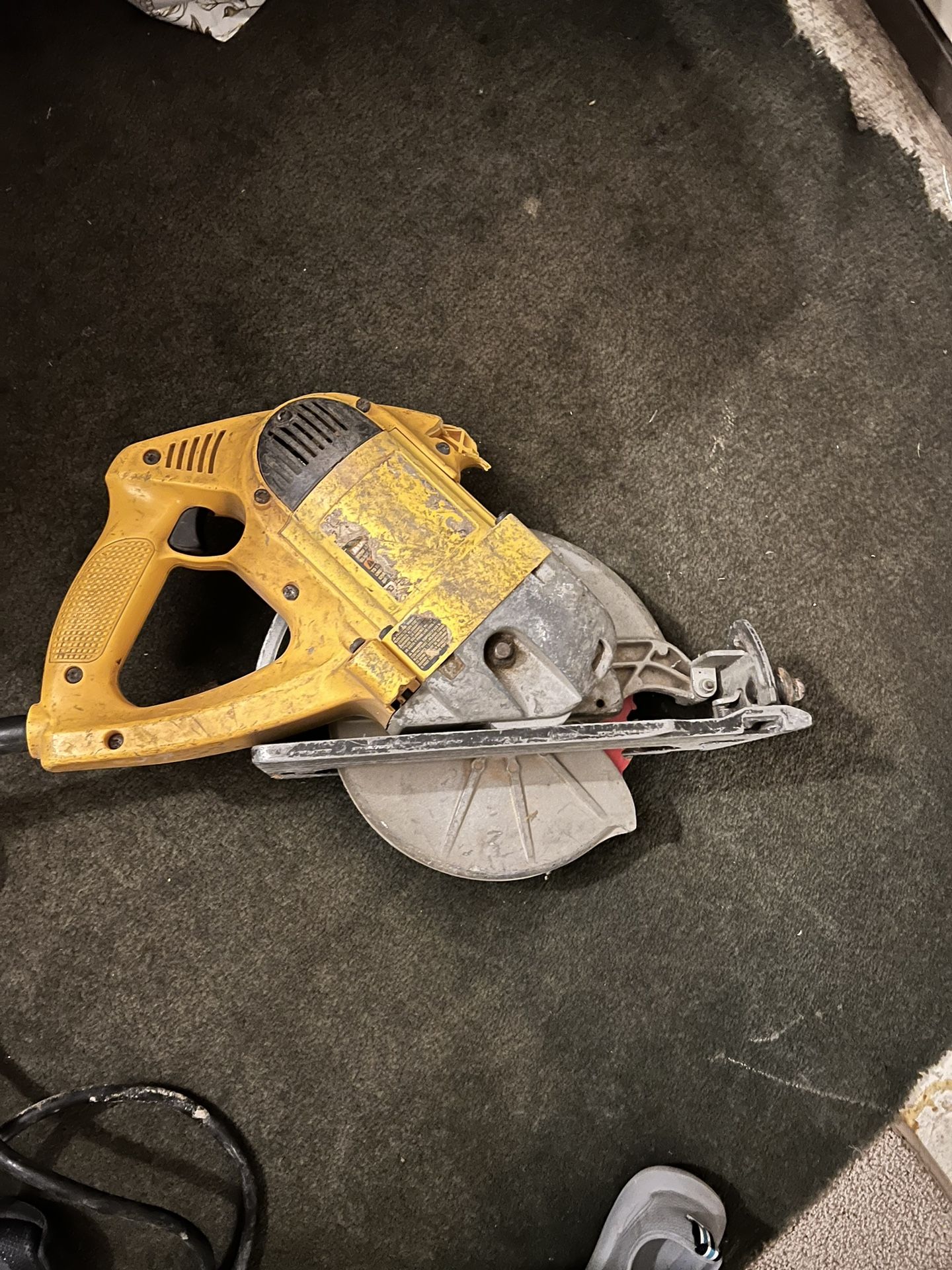 Dewalt Worm Drive Saw 50 for Sale in Wichita, KS OfferUp