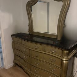 Bed Frame And Dresser Set Cal King 