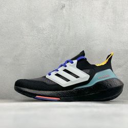 A.didas UltraBoost 21