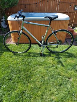 Mens trek bike, 22.5" like new