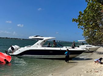 2022 Sea Ray SLX 310 – Twin 300 Mercury Verado – One Owner – Excellent Condition