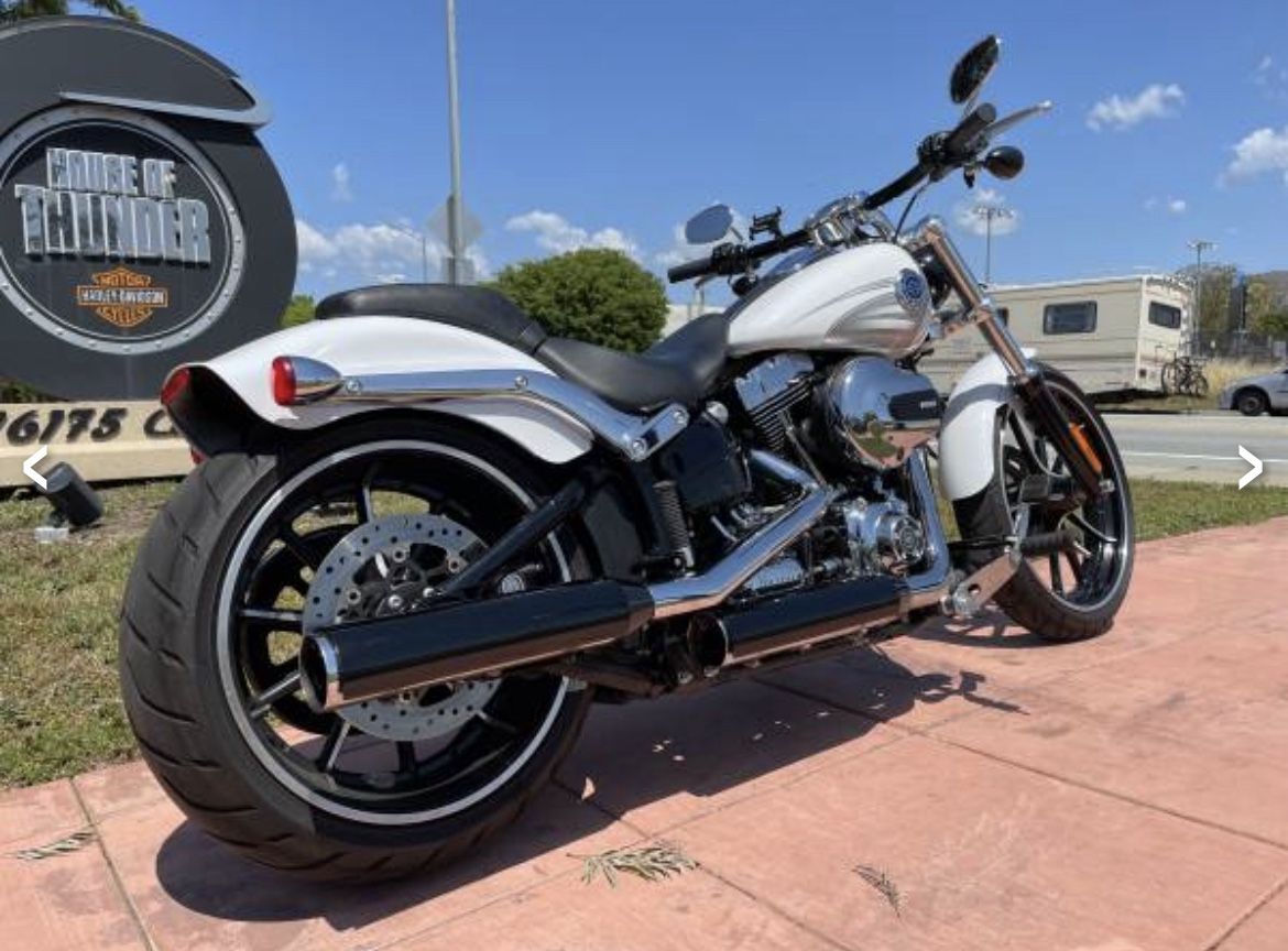 2016 Harley Davidson Softail breakout