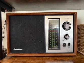 Vintage Panasonic AM/FM Radio