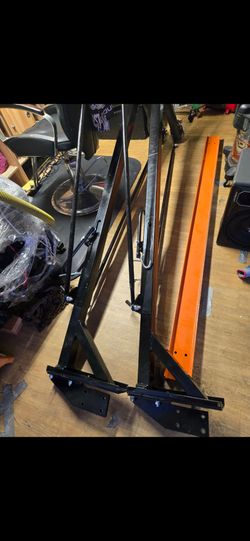 Auto/truck gantry hoist