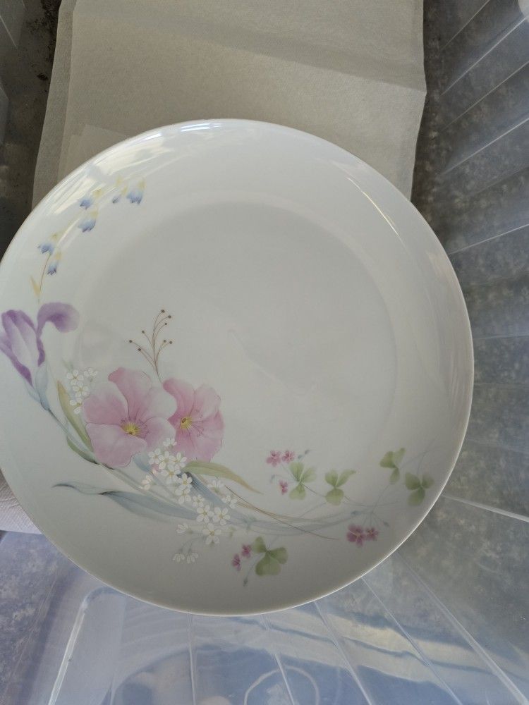 Couture Fine china MD108 Pretty bouquet Dinner Set for Sale in