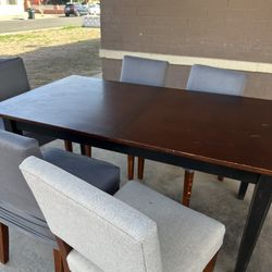 Dinning Table with 6 Chairs 