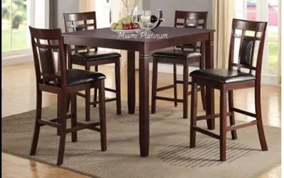 Dinner set // counter height