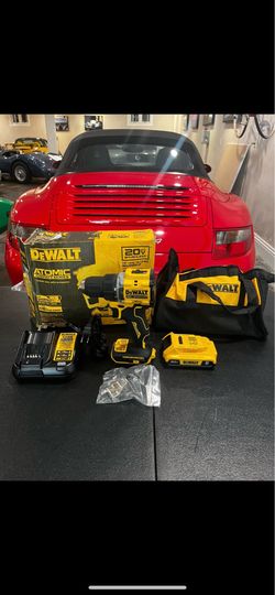 DeWalt 20v MAX Brushless 1/2” Drill Driver Kit
