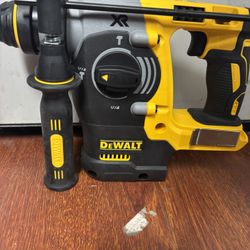 UEWALI 20V MAX XR Cordless Brushless 1 in. SDS Plus L-Shape Rotary Hammer (Tool Only)