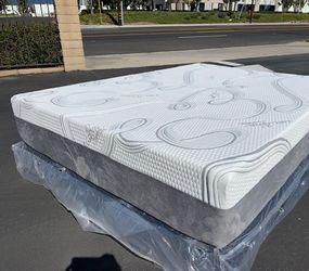 Full Organic Hybrid Cool Gel Memory Foam Mattress!!