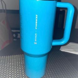 Limited edition Stanley x Starbucks tiffany blue