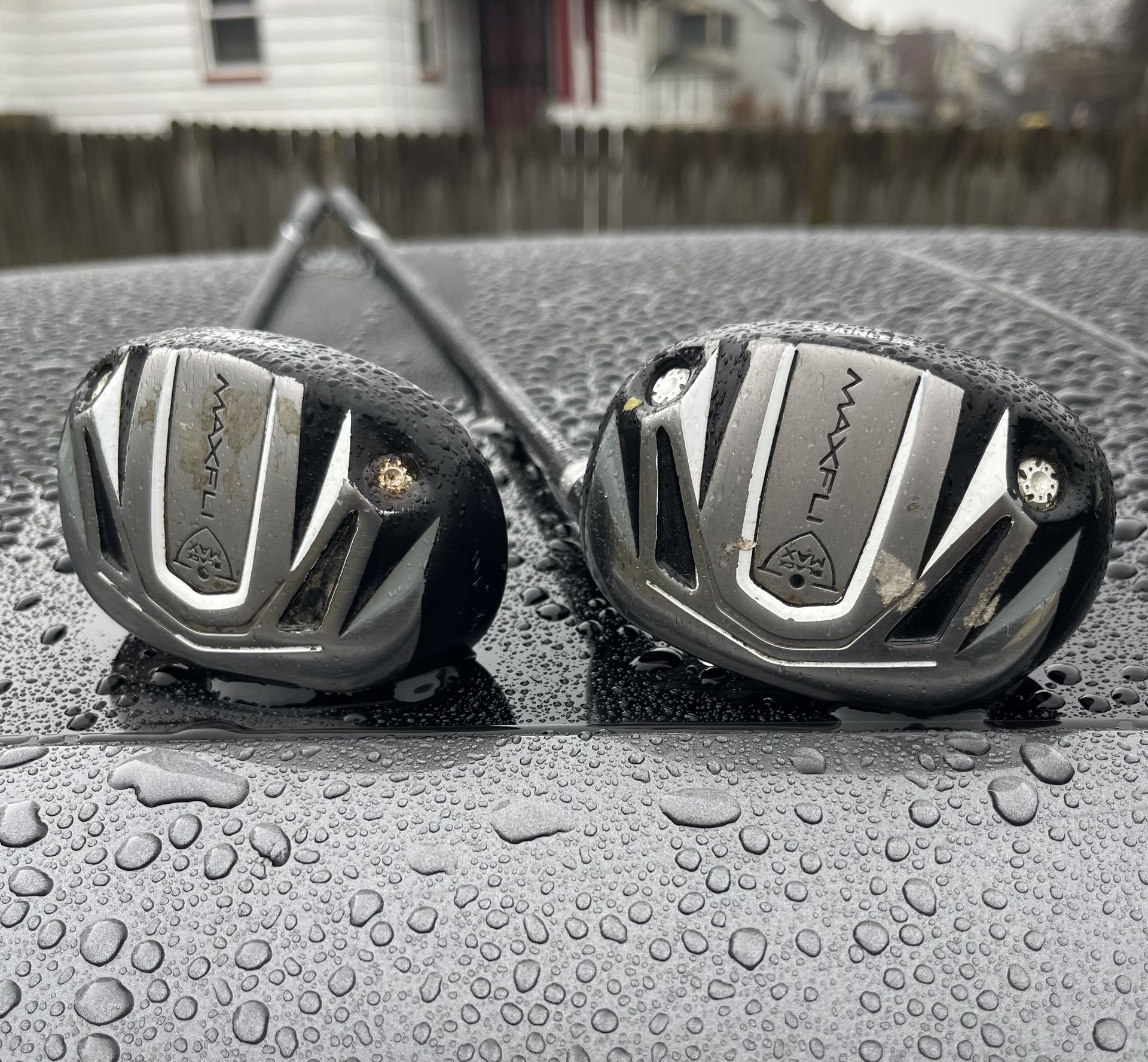Maxfli Black Max 3i 18° & 4i 21° Hybrid GOLF CLUBS RH With A Flex 85 gram Graphite Shafts