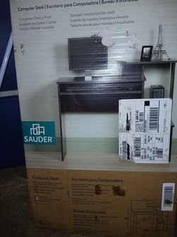 Sauder Computer desk