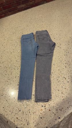 Levi’s High-Rise Super Skinny jeans size 28