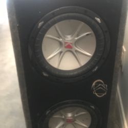 2-Subwoofers“ 10’ Kicker” And “kicker “ Box. Will also throw the Amp In With This Sale ! 