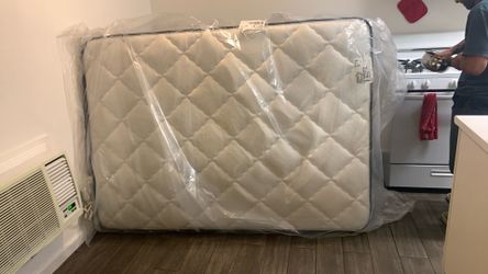 Diamond inner spring full size mattress brand new never used