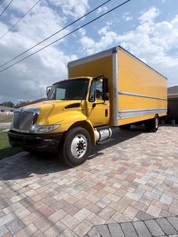 2013 International Maxforce durastar 26 ft