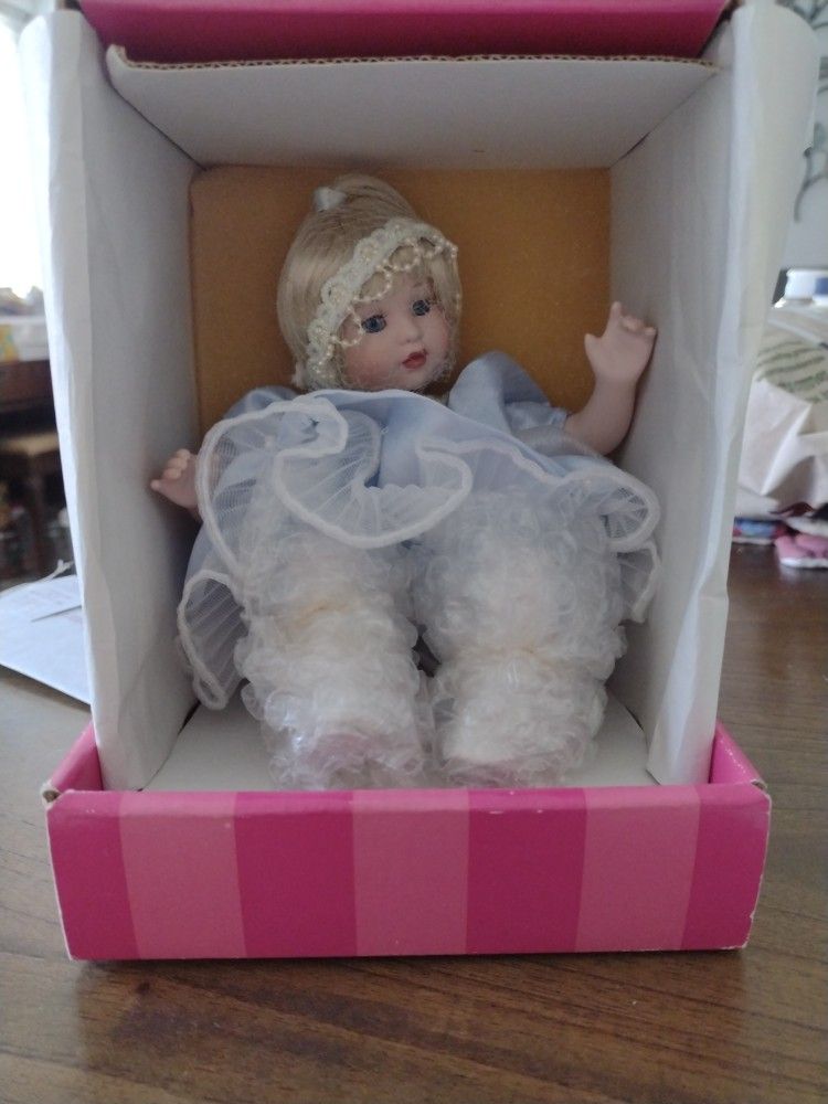 Baby Cinderella,"Tiny Tots"