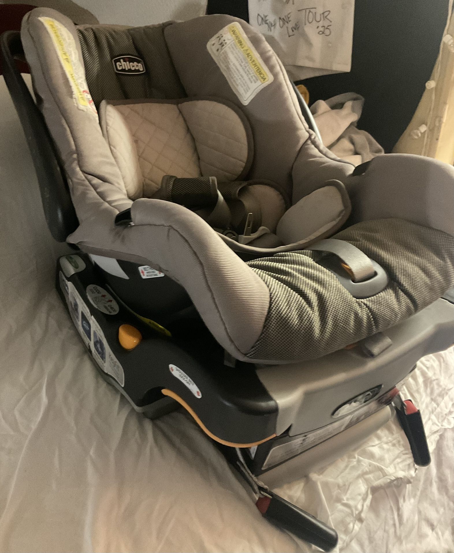 Chico Key Fit 30 Infant Car Seat And Base