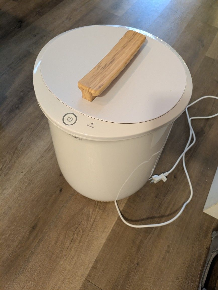 Brand New SereneLife Towel Warmer Bucket/Spa