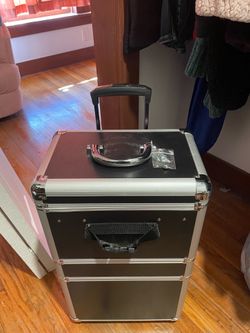 Cosmetic case
