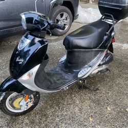 Scooter - Buddy 125 For Sale. 