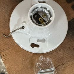 Pull chain plastic ceiling mount lightbulb socket 