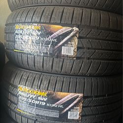 Blackhawk Agility SUV (235/50/19) -60,000 mile tire