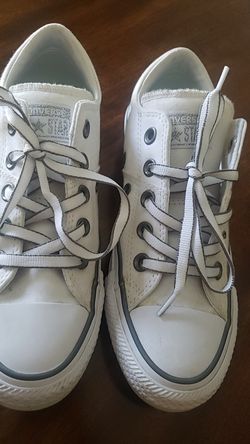 Womans converse size 5 1/2