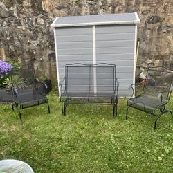 Like New. 3 Piece Set , Glider And 2 Chairs 