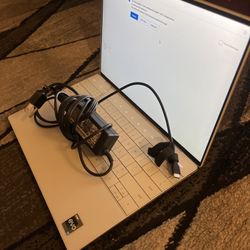 Dell XPS 9320 13" Core i7-1260P Power Supply Included.