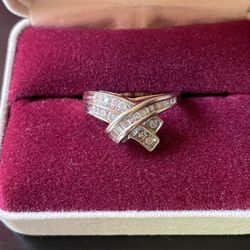 10 Karat Gold Natural Diamond Ring 