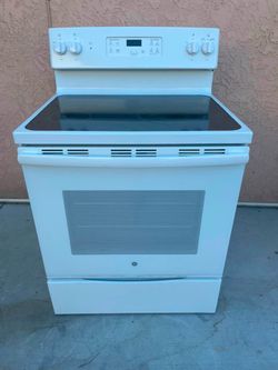 GE Electric Stove